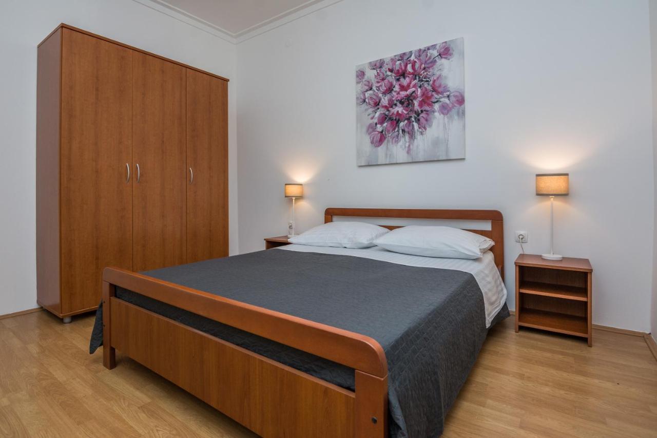 Royal Choice With Pool Apartament