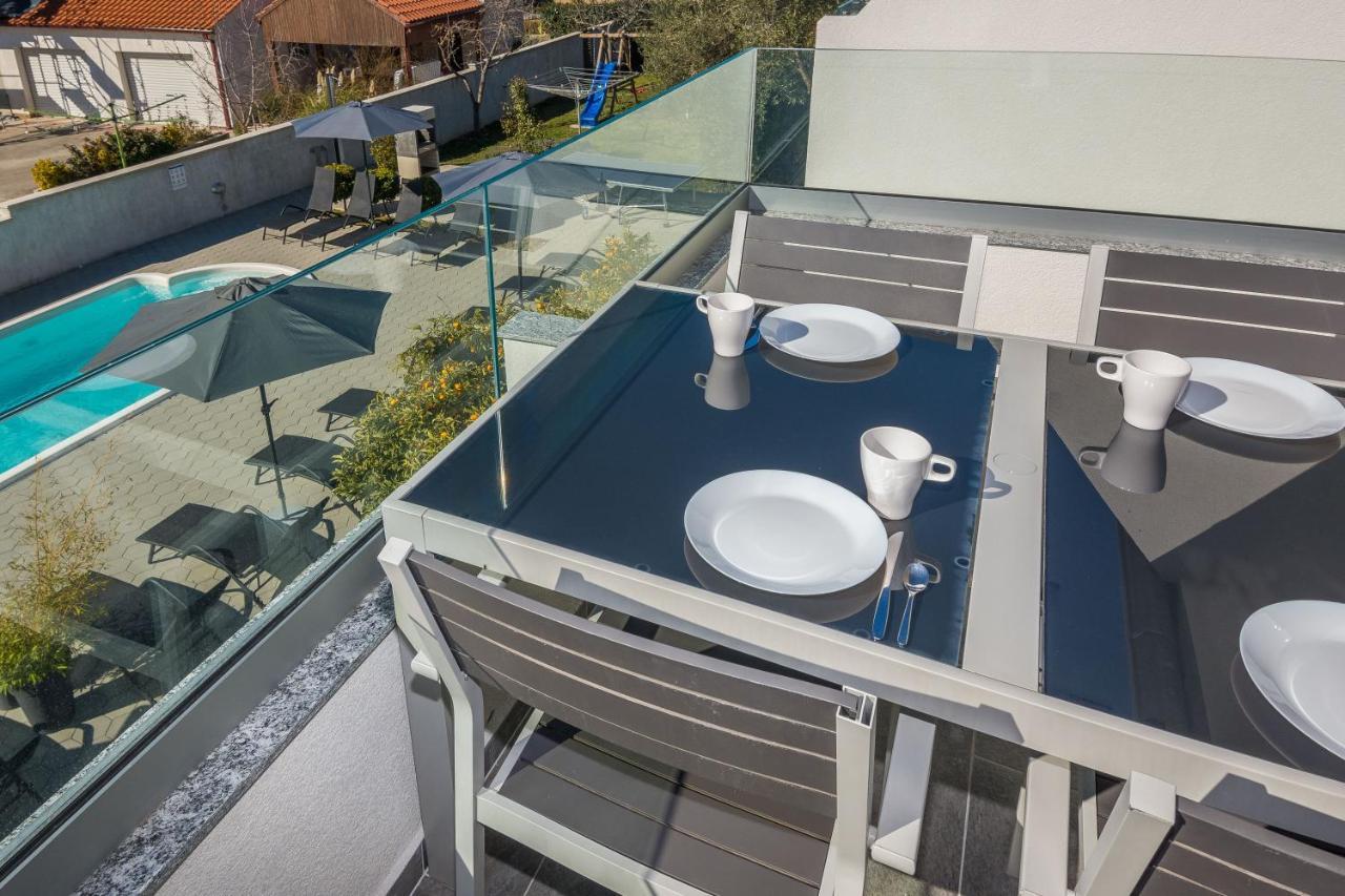 Royal Choice With Pool Apartmán
