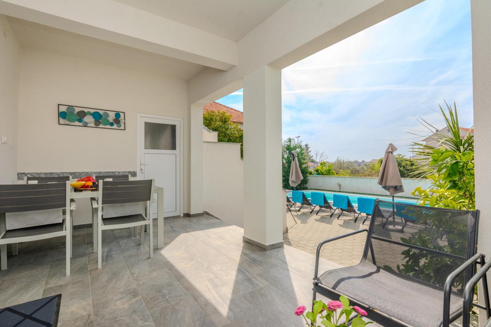 Royal Choice With Pool Apartmán *